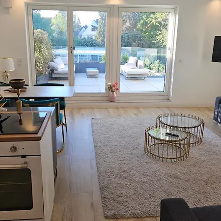 Beautiful New R -15 Min To Octoberfest Apartment