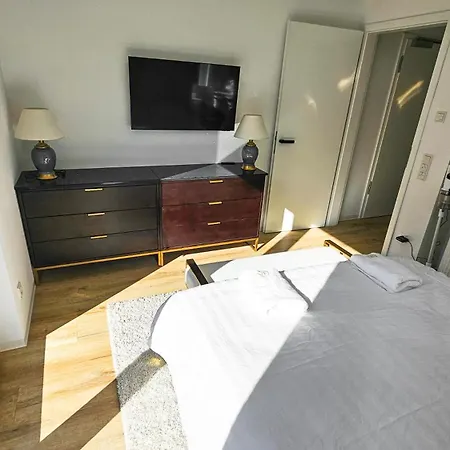 Beautiful New R -15 Min To Octoberfest Appartement *